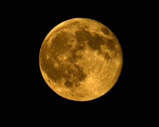 Ahlat'ta Dolunay Manzarası: Van Gölü'nün Büyüleyici Yakamozu