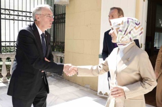 Aile Diplomasisi ve Uluslararası İş Birlikleri