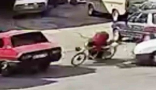 Aksaray'da Talihsiz Kaza: Genç Motosiklet Sürücüsünün Dramatik Anları