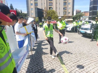 Alkol Simülasyon Gözlüğü ile Trafik Haftası Etkinliği