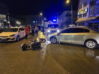 Ankara'da Motosiklet ve Otomobil Çarpıştı: Bir Yaralı Var