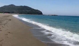 Antalya Selinus Sahili'nde Gizemli Plastik Boru Keşfi