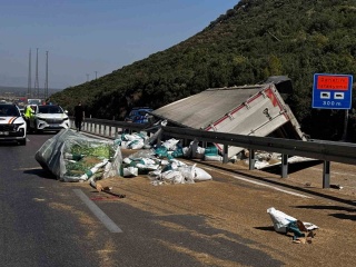 Antalya'da Kaza: Genç Sürücü Hayatını Kaybetti
