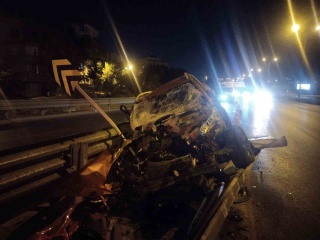 Ataşehir'de Bariyer Kazası