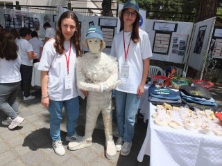 Atık Malzemelerden Heykel Sergisi Burhaniye'de İlgi Odağı Oldu