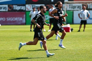 Beşiktaş, UEFA Konferans Ligi Rövanş Maçına Hazırlanıyor