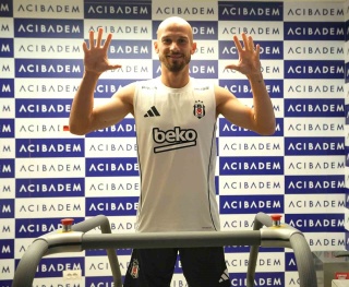Beşiktaş'ın Yeni Transferi Vaclav Cerny Sağlık Kontrolünden Geçti
