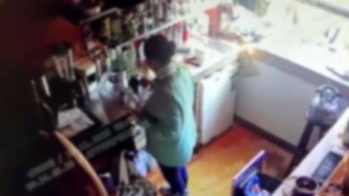 Beyoğlu'nda Bulaşık Deterjanı ile Hazırlanan Kahve Skandalı