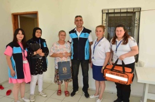 Bodrum'da Yalnız Yaşayan Yaşlılara Anlamlı Destek