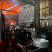 Bornova'da Metal Döküm Atölyesinde Çıkan Yangın Söndürüldü