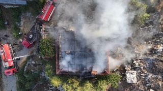 Bucak'ta İki Katlı Ev Yangınla Kül Oldu