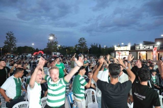 Bursa'da Dev Ekran Heyecanı: Futbol ve Voleybol Coşkusu
