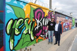 Bursa'da Graffiti Rüzgarı: Dev Tuvalde Sanat Şöleni