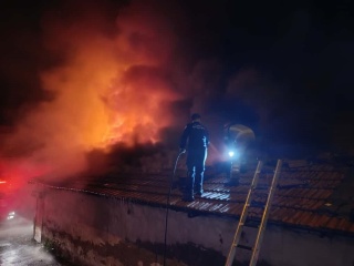 Bursa'da Korkutan Yangın: Otomotiv Yedek Parça Satışında Facia