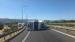 Bursa'da Tır Kazası: Orhangazi Kavşağında Trafik Aksadı