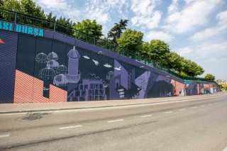 Bursa'nın Duvarlarında Tarih ve Doğa Canlanıyor