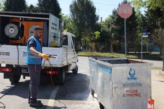 Çayırova Belediyesi'nden Çöp Konteynerleri Temizliği