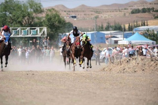 Çorum'da 15 Temmuz'da Nefes Kesen At Yarışları
