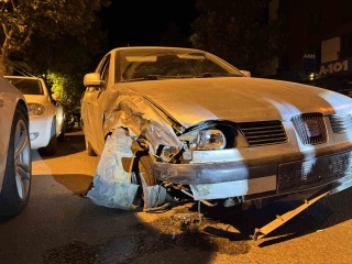 Denizli'de Gece Yarısı Kaza: Araba Kaçtı