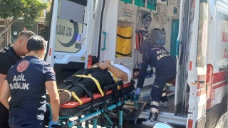 Efeler'de Otomobil ve Motosiklet Çarpıştı: 1 Yaralı