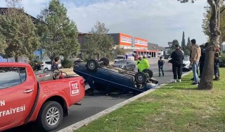 Efeler'de Takla Atan Otomobil Kazası