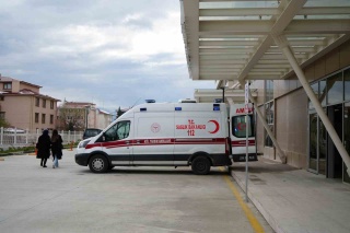 Erzincan'da Talihsiz Kaza: Üçüncü Kattan Düşen Kadın Ağır Yaralı