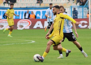Erzurumspor FK, İstanbulspor'a 2-1 mağlup oldu
