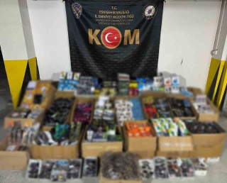 Eskişehir'de Kaçak Eşya Operasyonu: Binlerce Ürün Ele Geçirildi