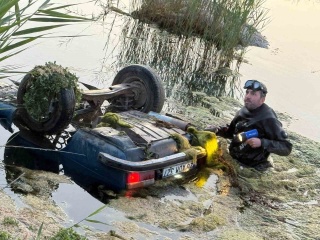 Eskişehir'de Suya Düşen Otomobilden Dram Dolu Kurtarma