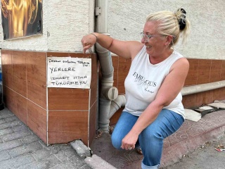 Eskişehir'deki Dükkan Önündeki İlginç Uyarı Yazısı