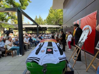 Eskişehir'in Efsanesi: Süreyya Özkefe'nin Veda Töreni