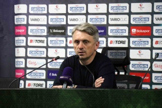 Fatih Karagümrük Teknik Direktörü Orhan Ak İstifa Etti