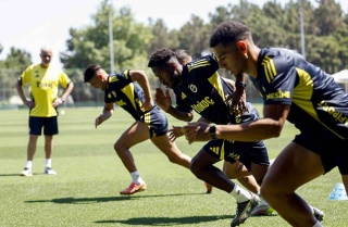 Fenerbahçe'nin Futbolcuları Yılın İlk Testlerinde