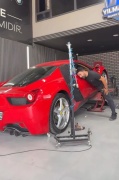 Ferrari Kazası: Tamir Ustası Sosyal Medyada O Anları Paylaştı