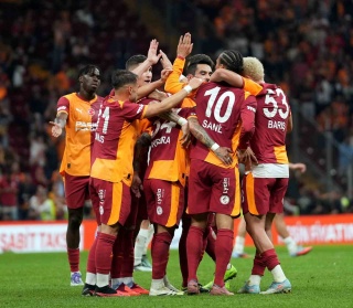 Galatasaray ve Liverpool Karşı Karşıya: Heyecan Verici Mücadele
