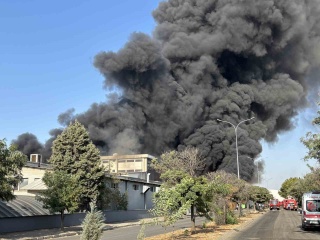 Gaziantep'te Geri Dönüşüm Tesisinde Büyük Yangın