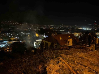Gemlik İlçesinde Odunlukta Meydana Gelen Yangın