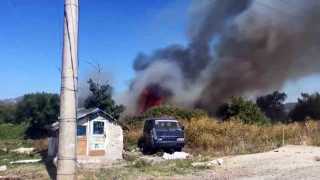 Geyve İlçesinde Çıkan Yangın Kısa Sürede Kontrol Altına Alındı