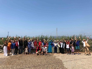 Gönüllü Gençler Dalaman Kıyılarını Temizliyor ve Doğayı Keşfediyor