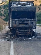 Gümüşhane'de Çekici Yangını: Saniyeler İçinde Alevler İçinde Kalan Araç