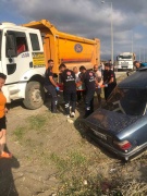 Hatay'da Kum Tepesine Saplanan Otomobil Kazası