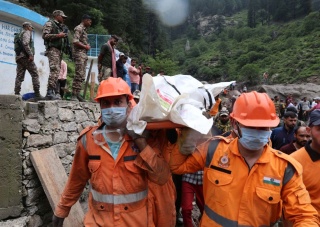 Hindistan'da Şiddetli Yağışlar ve Sel Tehdidi