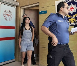 İnegöl'de Genç Kızlar Arasında Bıçaklı Kavga