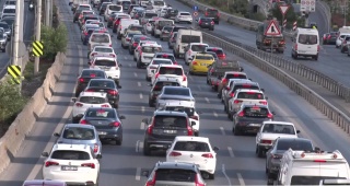 İstanbul Trafiğinde Yoğunluk Zirveye Çıkıyor