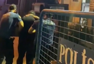 İzmir'de 22 Yıl Hapis Cezasıyla Aranan Şahıs Yakalandı