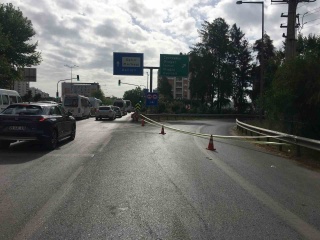 İzmir'de Büyüyen Yangın ve Yol Kapatmaları