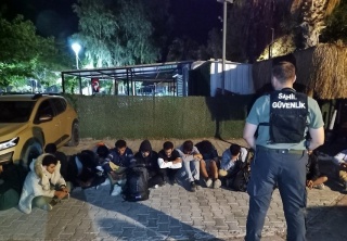 İzmir'de Düzensiz Göçmen Yakalanması