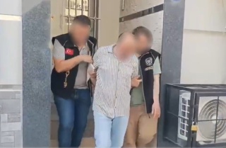 İzmir'de Şafakta Düzenlenen Operasyonla 146 Zanlı Yakalandı