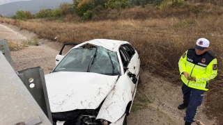 İznik'te Yağışlı Havada Kaza: Araç Kontrolden Çıktı