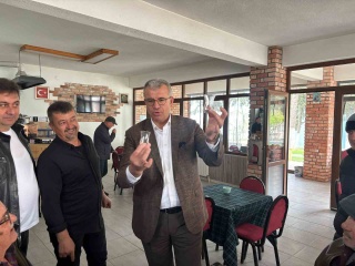 Karabiga Kahvehanelerinde Çay Bardaklarının Boyutu Arttırıldı